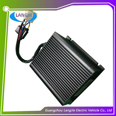 قطعات سبز سیاه و سفید قطعات گلف DC مبدل خروجی دو نوع 150mm * 150mm * 45.5mm